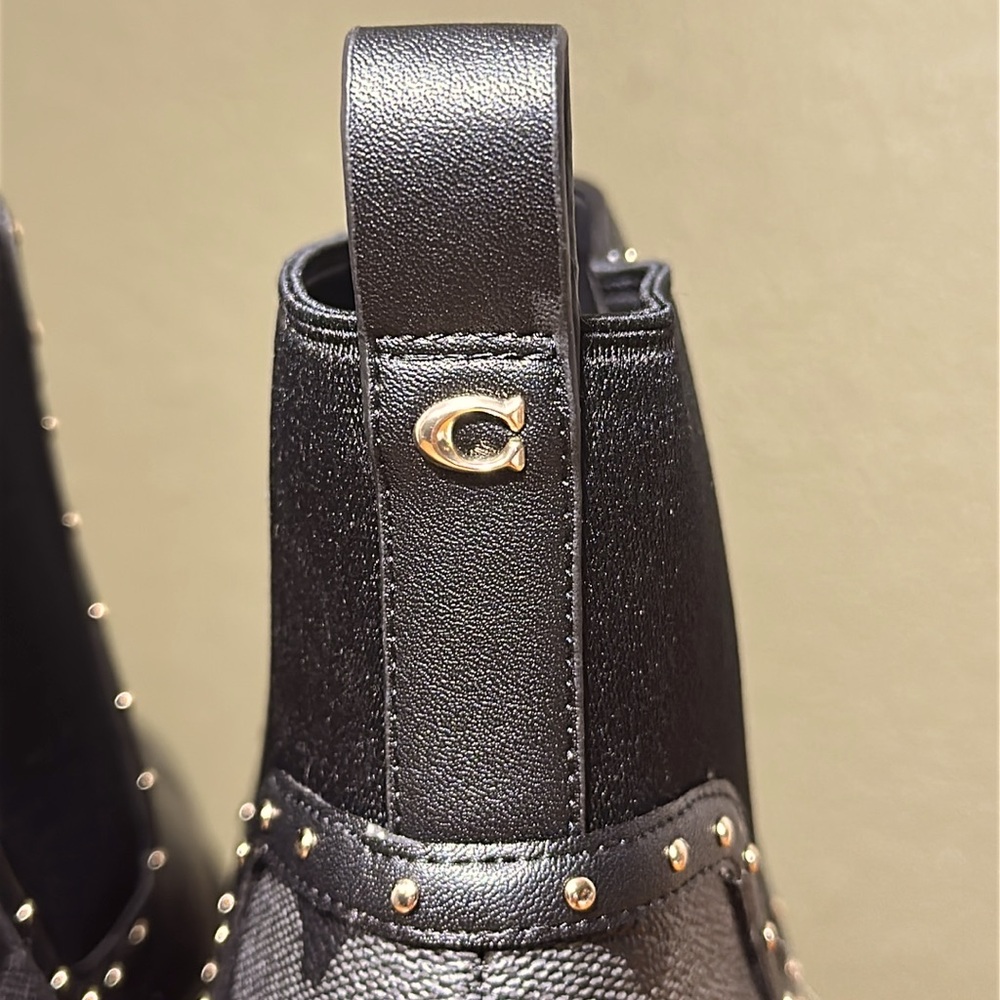 *NWT / Rare* COACH Lory Bootie - Picture 10 of 16